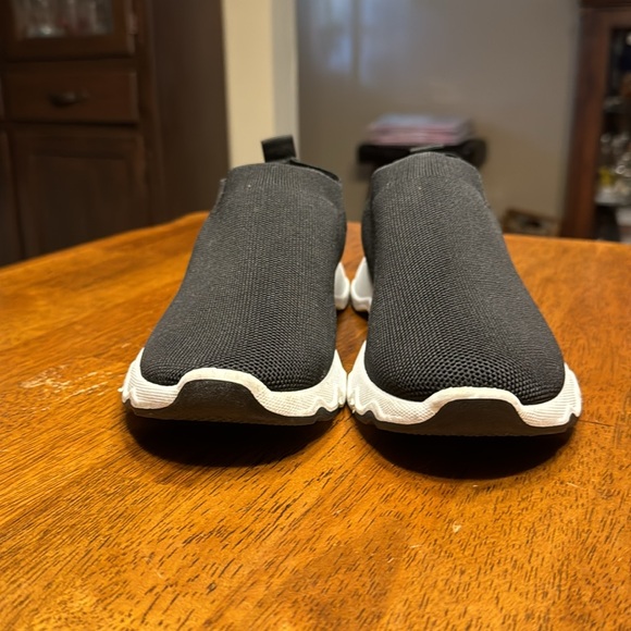 Women’s EC Tommy Bahama black athletic shoes. Size 8.5 - Picture 4 of 8